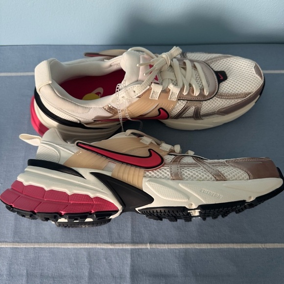 NEW Nike V2K Run Women’s Guava Ice/Aster Pink Sneakers Size 9 - Picture 6 of 8